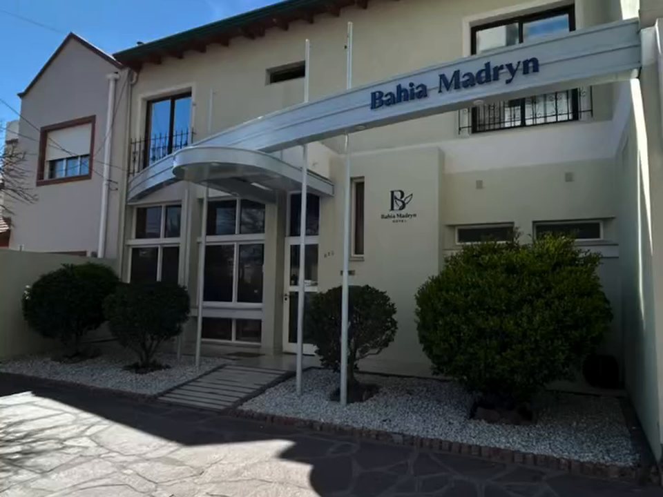 Frente del Hotel Bahía Madryn
